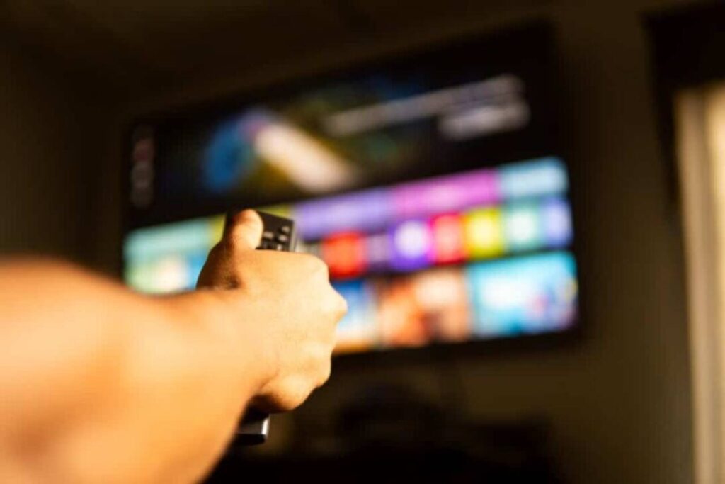 SmarTV - Melinda Nagy/Shutterstock.com