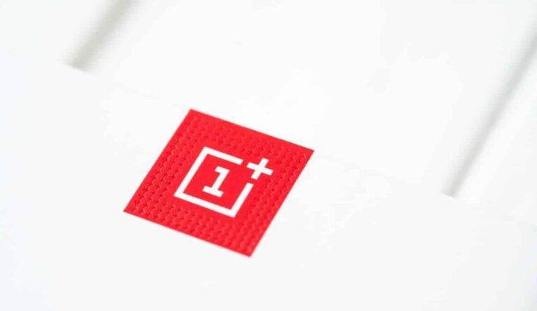 OnePlus N6 Lite chega à Índia com bateria gigante de 7.000 mAh