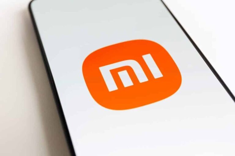 Nova geração Xiaomi 18 Pro terá inovadoras telas coloridas na parte traseira