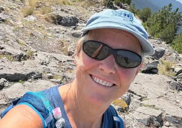 Americana Mary Sorenson está desaparecida após avalanche de lama varrer a fronteira entre o Tibete e o Nepal — Foto: Reprodução