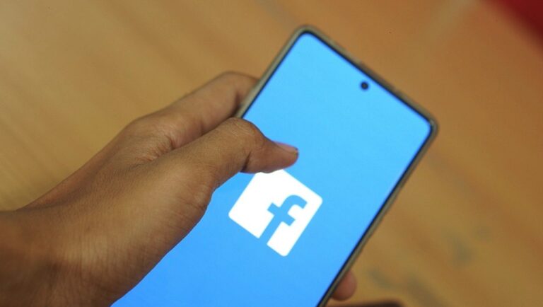 Facebook aplicativo - Murdi_pxl / Shutterstock.com