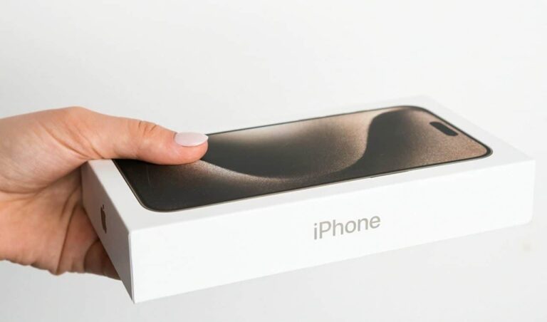 Vazamento detalha iPhone 20 Pro com tela quádrupla curva e furo para câmera frontal