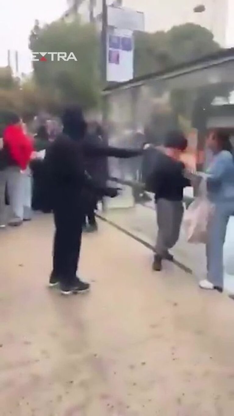 Adolescente é detido após atacar mulher com lança-chamas improvisado em protesto na França