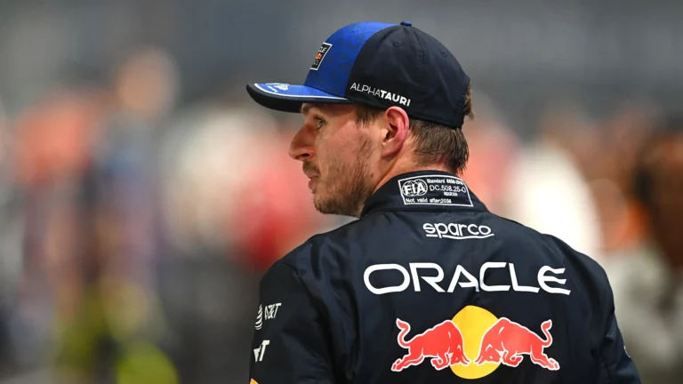 Verstappen Mantém Pole em Singapura Após Decisão dos Comissários sobre Bandeira Amarela