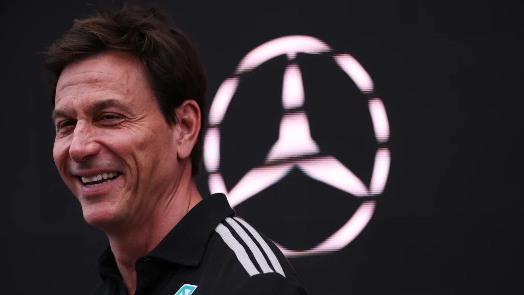 Wolff Elogia Vitória de Kimi Antonelli nos EUA como a Melhor da Carreira e Destaca Mentalidade Calma do Piloto