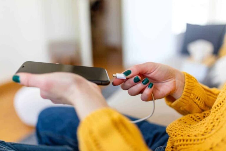 Carregadores de alta potência não danificam smartphones de menor capacidade, explicam especialistas
