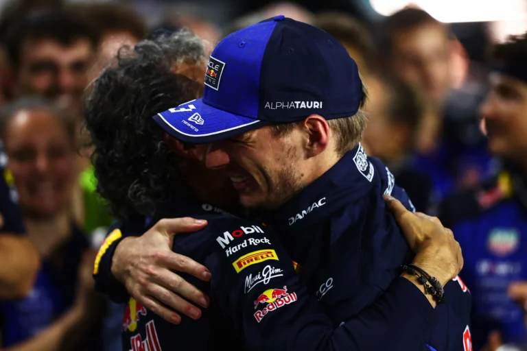 Max Verstappen Conquista Vitória Histórica na Malásia com Unidade de Potência Red Bull Ford