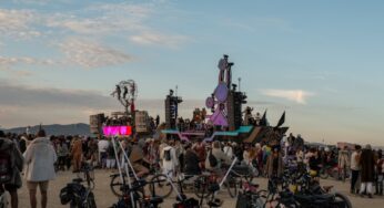 Três mortes no Burning Man: laudos revelam doenças preexistentes e uso de drogas em edição com recorde de óbitos
