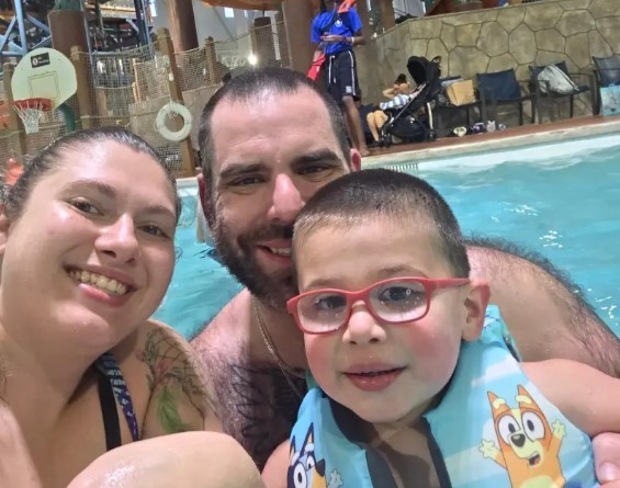 Metallica Rose Harrison foi presa após confessar ter matado o marido, Charles, e o filho do casal, em resort na Pensilvânia — Foto: Reprodução/Facebook