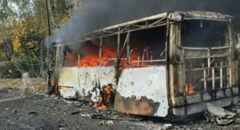 Ataque com bomba planadora russa em Kramatorsk mata 33 civis e fere dezenas em via movimentada