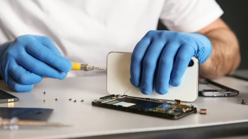 Privacidade do celular na assist&ecirc;ncia t&eacute;cnica: leis protegem dados pessoais contra acesso indevido