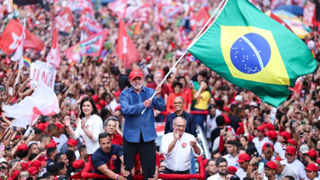 Eleições 2026: Lula é reeleito presidente em disputa acirrada com Flávio Bolsonaro
